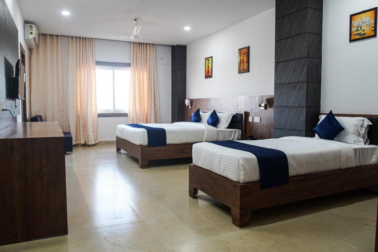 Hotel A G Palace Duliagaon Esterno foto