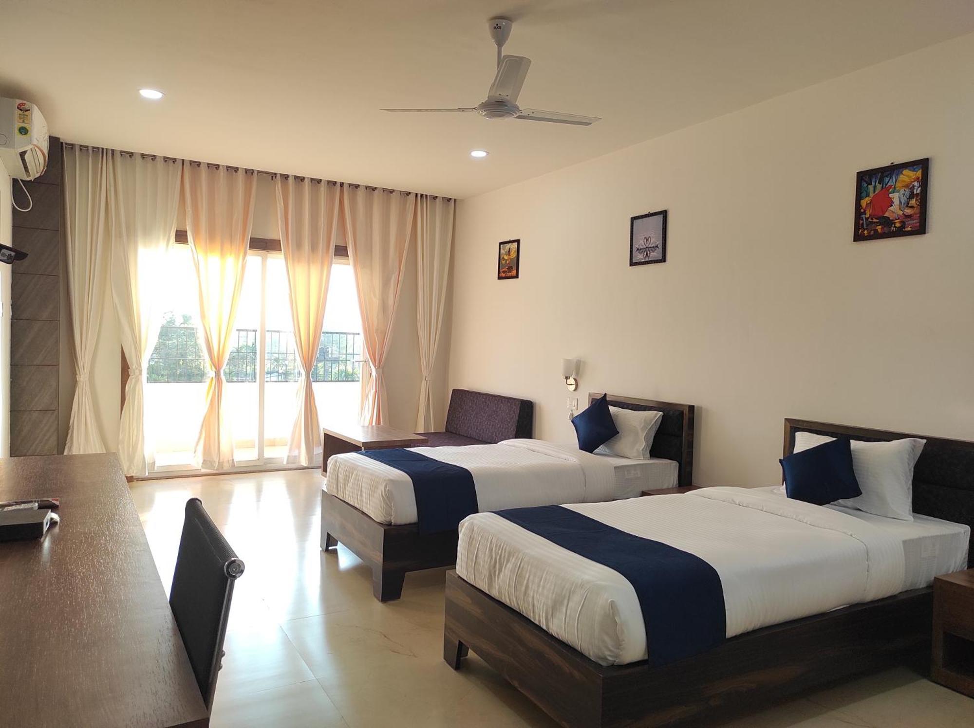 Hotel A G Palace Duliagaon Esterno foto